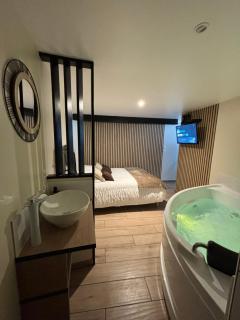Tiny room - 4