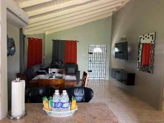 Reddie Vacation Homes - Windsor - 3