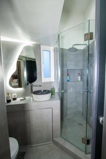 Cozy Penthouse next to Station - 6