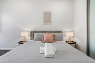 02P Bright 2Bedroom Abnb Style Apt nr Westfield with Free Parking - 5