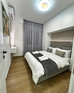 2min walk from sea Lungomare Vlore Jovi Apartment - Vlorë - 4