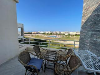 Twin House in Amwaj Sidi Abdel-Rahman - Beach & Pool Passes Included! - El Alamein - 4