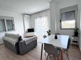 Sunset Hill Apartments - 3