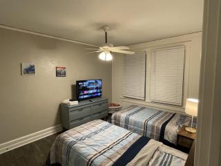 Roomy Beachfront Apartment, Deck, Game Room! apts - 3