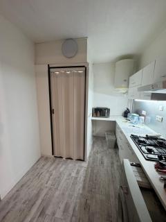 Grand studio tout confort sur cour - Champagnole - 9