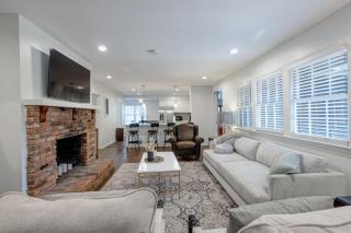 Group Getaway 6BR Near Fort Benning Huge Kitchen Private Yard - 0