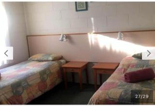 Black Swan Motel inn - Lakes Entrance - 5