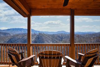 The Bear and Trout by Stony Brook Cabins - Gatlinburg - 0