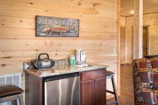 The Bear and Trout by Stony Brook Cabins - Gatlinburg - 7