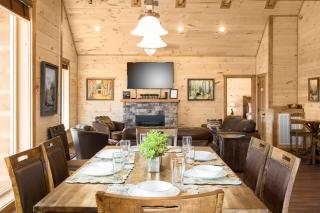 The Bear and Trout by Stony Brook Cabins - Gatlinburg - 5