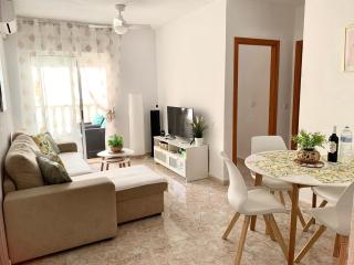 Sunny Green Apartment - 0