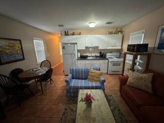 Key West Style Historic Home in Coconut Grove Florida, The Blue House - Miami - 8