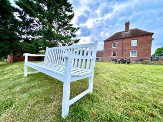 Colthrop Manor B&B - 4