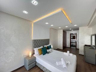 Vue Panoramique Sur La Mer-Centre Ville-Moderne - 1