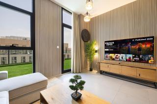 1BR Skyview Penthouse by Blue Cloud Holidays - Sharjah - 5