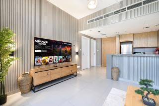 1BR Skyview Penthouse by Blue Cloud Holidays - Sharjah - 3