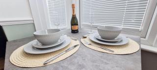 Westcliff-On-Sea Modern 2 Bedroom Apartment - FREE Parking - Southend-on-Sea - 5