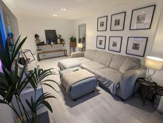 Two-bedroom house in Essex - Mile End - 3