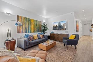 2BR Designer Condo on Trendy East 11th St, Downtown Austin - Austin - 7