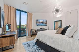2BR Designer Condo on Trendy East 11th St, Downtown Austin - Austin - 5