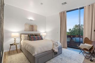 2BR Designer Condo on Trendy East 11th St, Downtown Austin - Austin - 4