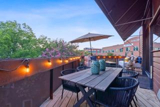 2BR Designer Condo on Trendy East 11th St, Downtown Austin - Austin - 1