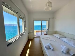 K&T Seaside Deluxe TwoBedroom Apartment - 4