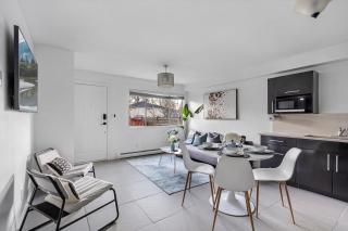 Newly Furnished Central Gem Near Transit - 7