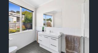 Fairview Central With A View - Lorne - 5