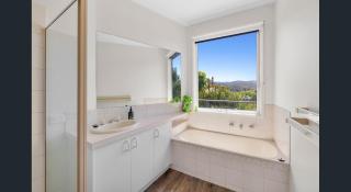 Fairview Central With A View - 4