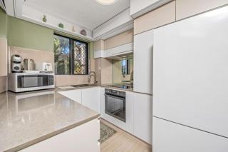 Premium 1 Bedroom Apartment - Gold Coast - 4