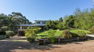 Treetop Retreat House - Metung - 4