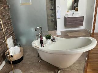 Beltline Beauty Mins to Benz Stadium, Game Room - Atlanta - 9