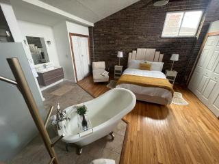 Beltline Beauty Mins to Benz Stadium, Game Room - Atlanta - 8
