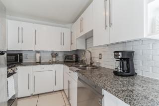Beltline Beauty Mins to Benz Stadium, Game Room - Atlanta - 6