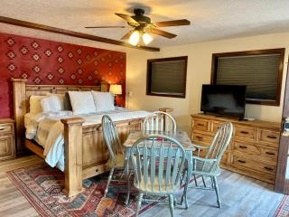 Red River Townhouse - Full Unit - 5