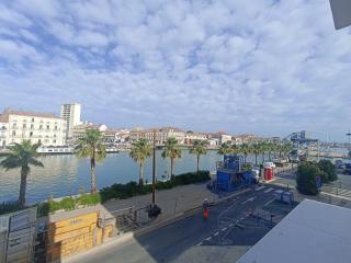 Spacieux 3 pièces avec garage, climatisation, terrasse, proche centre à Sète - FR-1-338-584 - 8