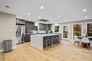 Tysons LUXE 6BR Modern and Spacious - 1