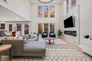 Tysons LUXE 6BR Modern and Spacious - 9