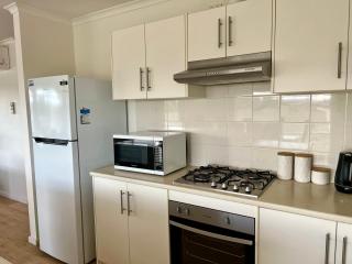 Ramblers Croft - WiFi Pet Friendly inside - Robe - 6
