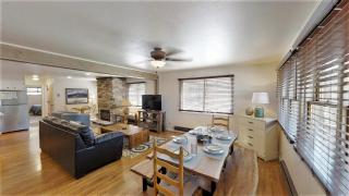 Ski View 01 Bella Vista - On Main Street - End Unit - WiFi - Cable - Fireplace - Trailer Parking In Back - Patio`s with Gas Gril - Red River - 5