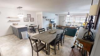 Ski View 10 - On Main Street - WiFi - Cable - Fireplace - Trailer Parking In Back - Patio with Gas Grill - Red River - 4