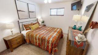 Ski View 10 - On Main Street - WiFi - Cable - Fireplace - Trailer Parking In Back - Patio with Gas Grill - Red River - 2