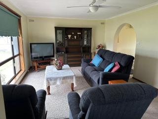 The House in Large Garden - Cobden - 5