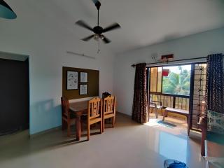 Ronne's 2BHK Lagoon Apartment -Calangute - Calangute - 5