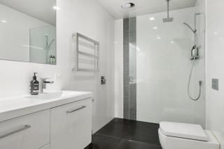 Inner-city 2 Bedroom Apartment With Free Parking - Hobart - 3