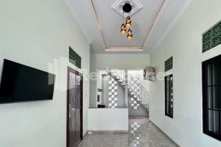 Trubus Guesthouse Syariah Magelang mitra RedDoorz - 6