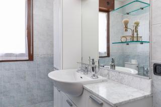 Ganden's Flat - Modena - 1
