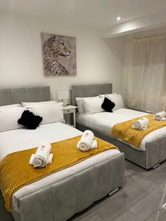 JB Stays Therapia - Hackbridge - 6