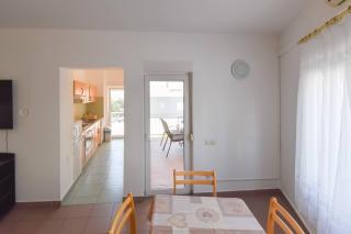 Coastal Comfort Family Apartment - Biograd na Moru - 2